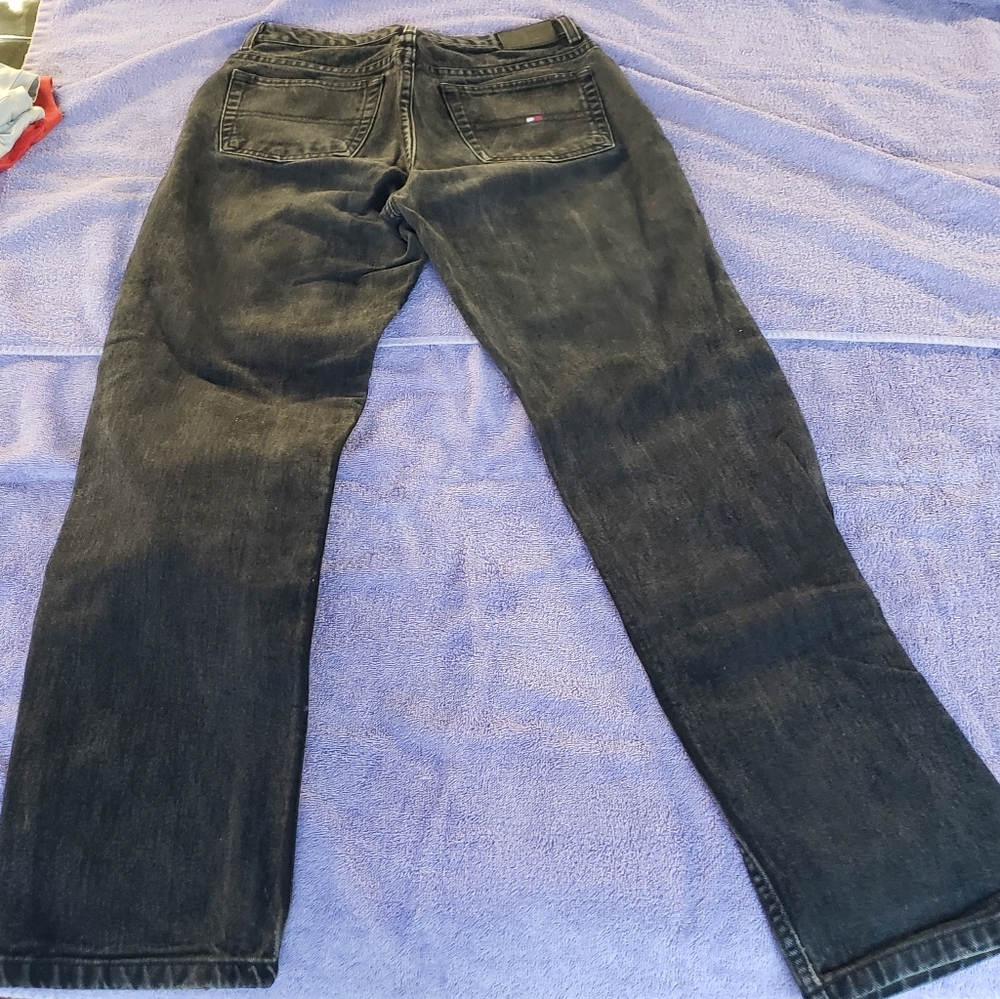 Tommy Hilfiger size 30" x 27" x 37"